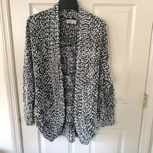 Hollister Black and White Cardigan Size L